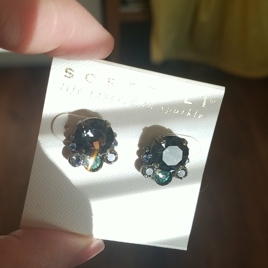 Sorrelli Stud Earrings Dark Colors 50$